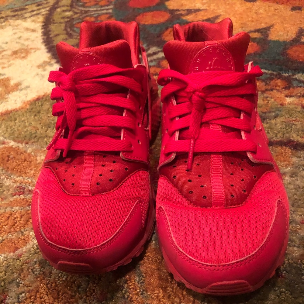 Red Nike Huarache